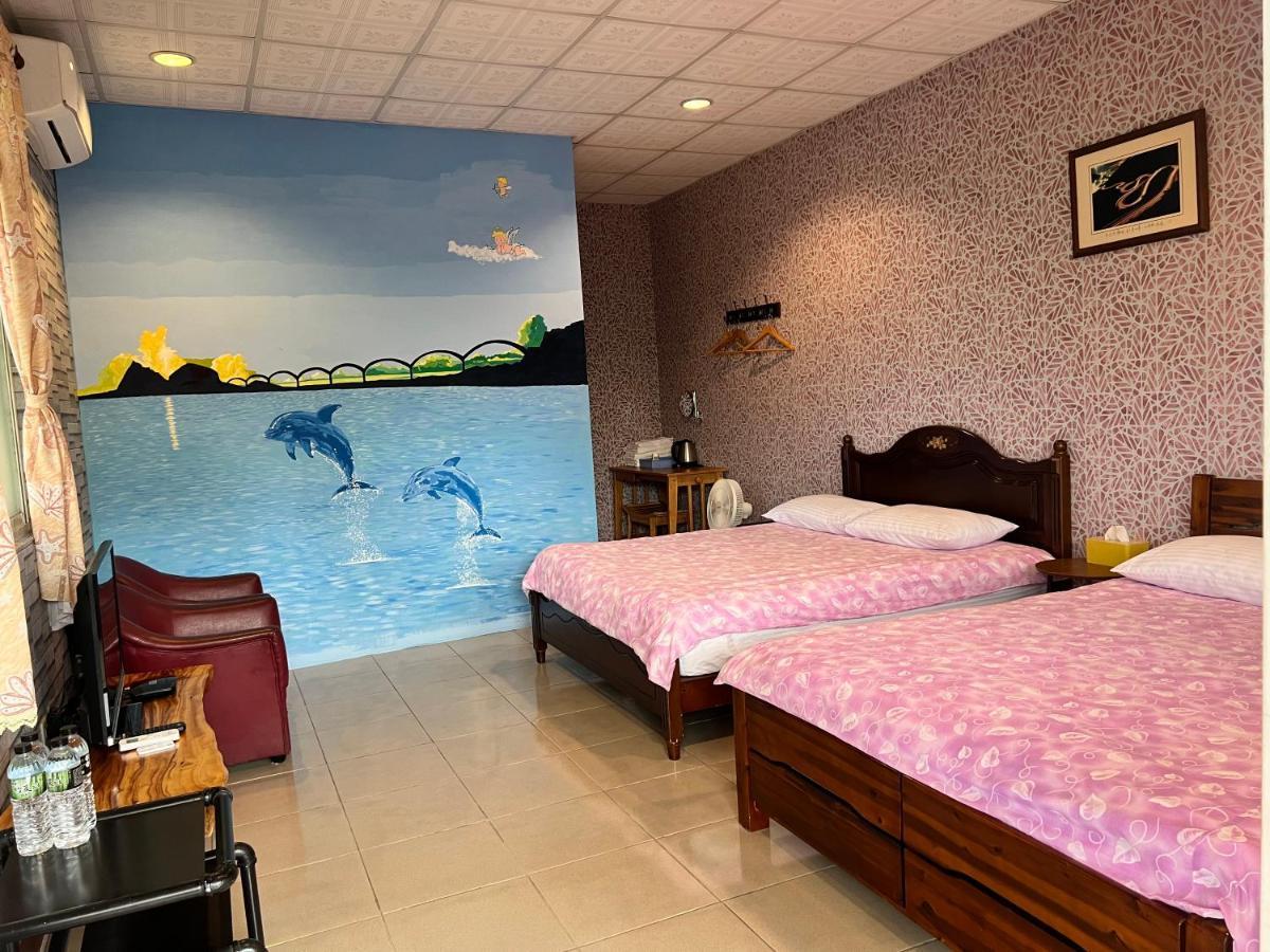 Golden Flower Homestay Yuli Exterior photo