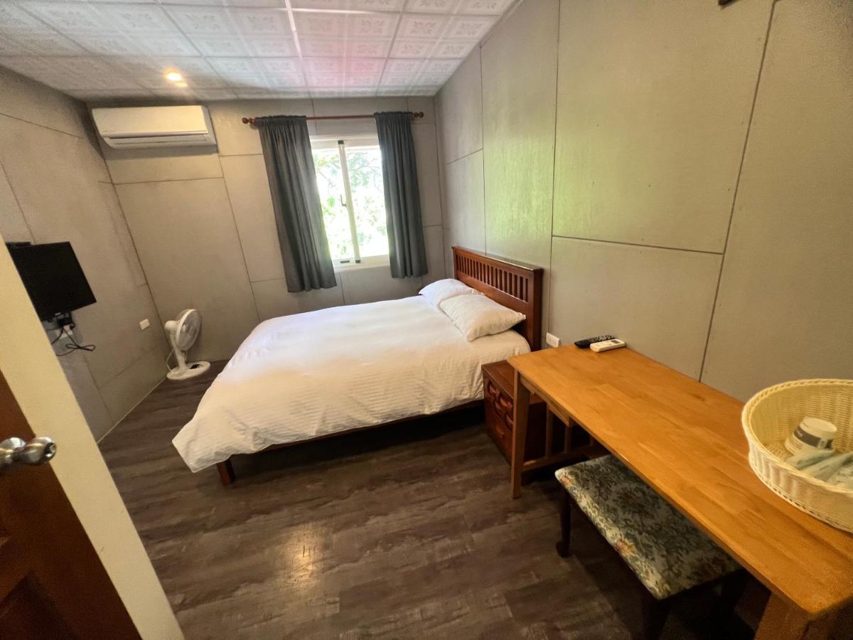Golden Flower Homestay Yuli Exterior photo