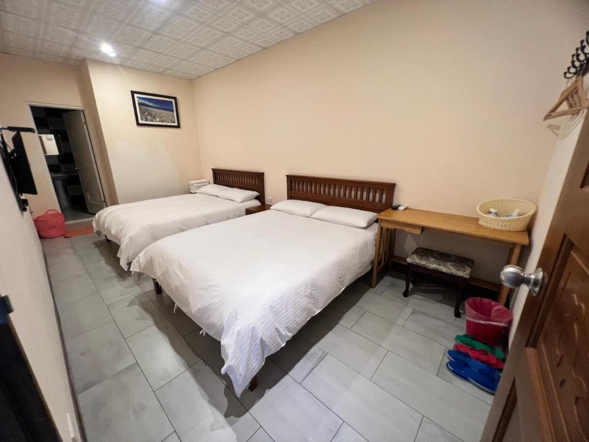 Golden Flower Homestay Yuli Exterior photo